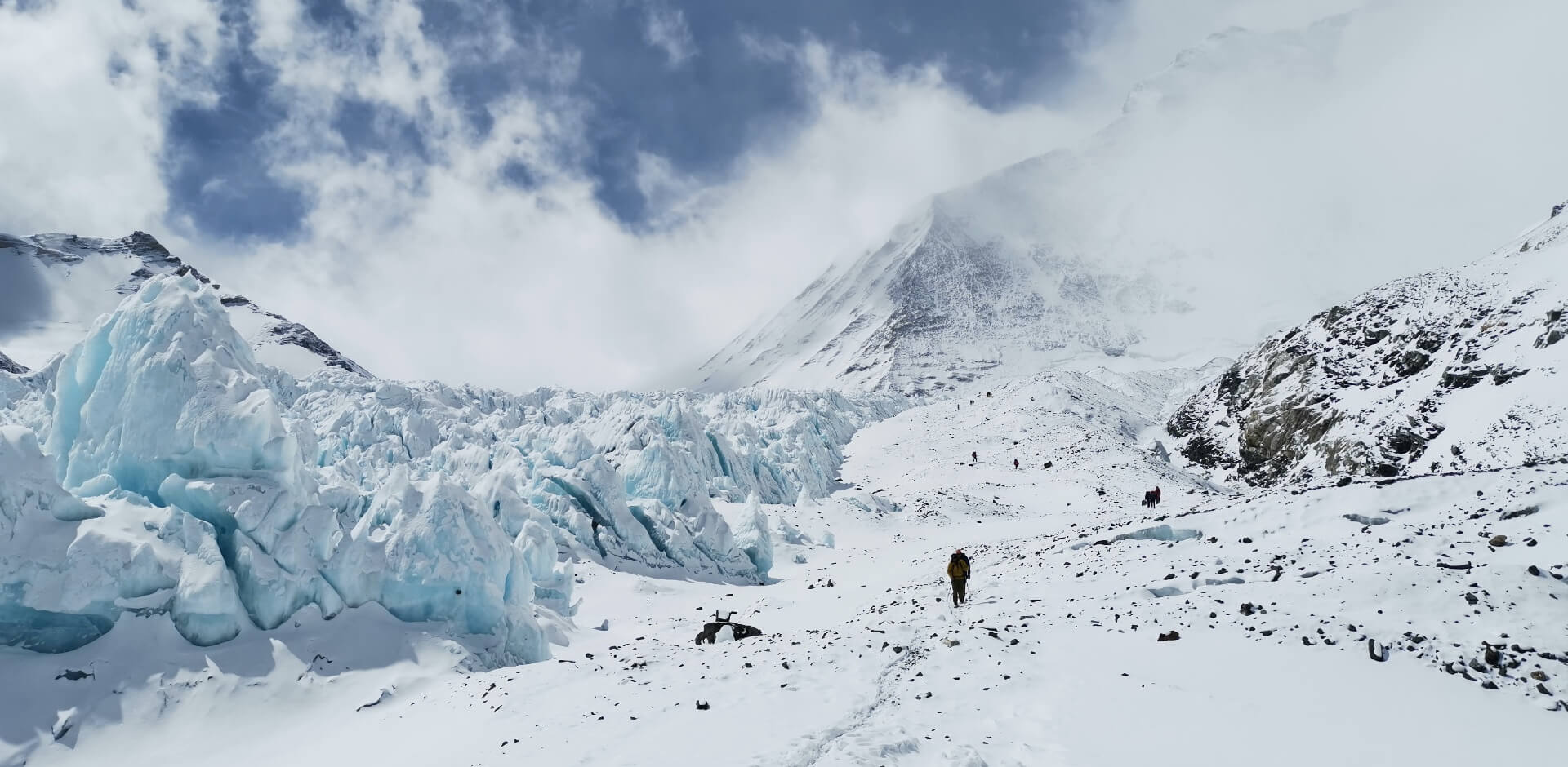 everest 3_1920x940.jpg